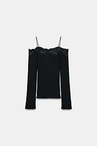 OFF-THE-SHOULDER T-SHIRT
