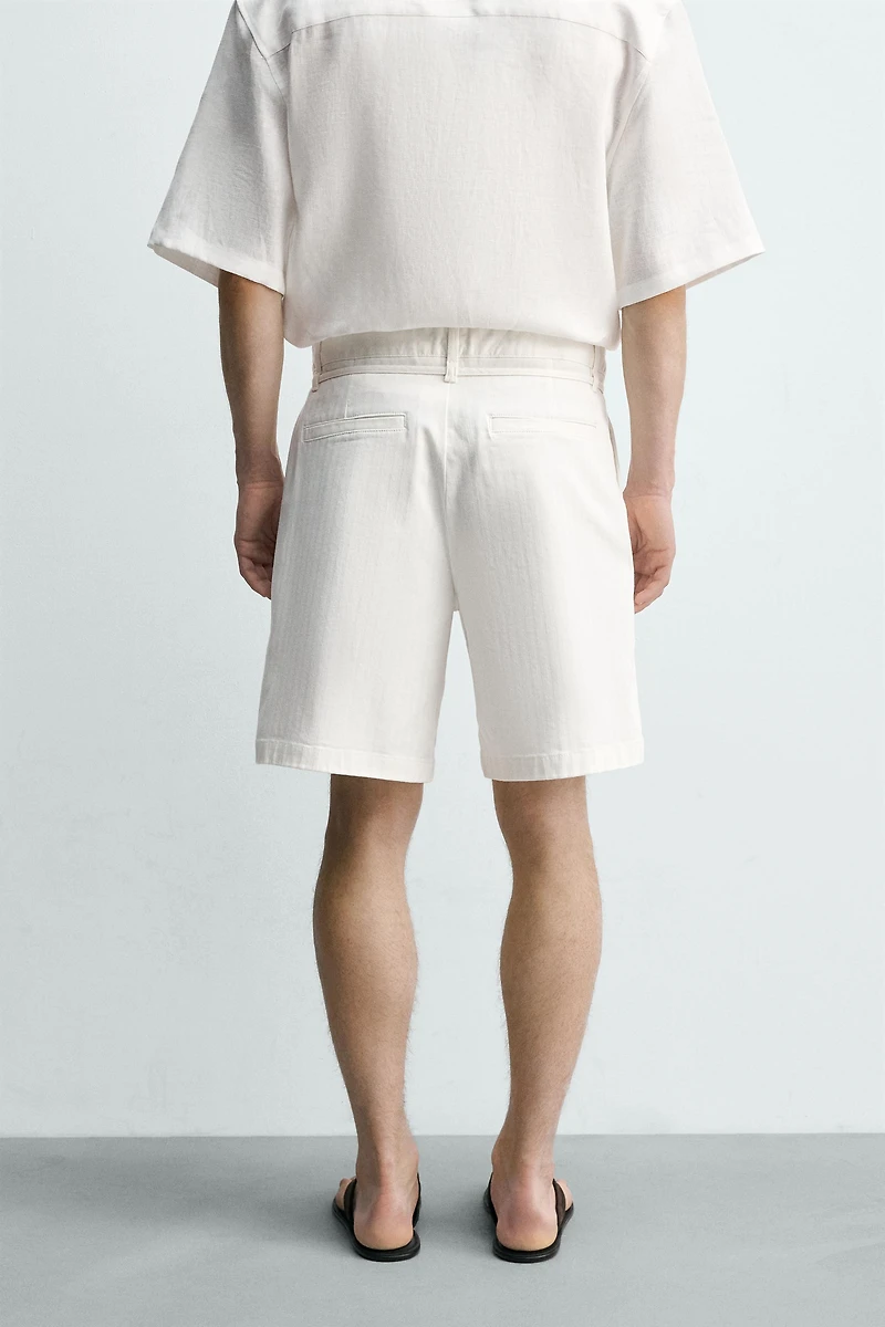 RELAXED FIT PLEATED SHORTS