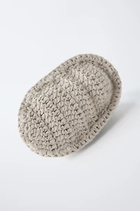 KNITTED BOOTIES
