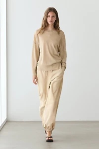 Pull fluide 100 % lin à épaules dénudées