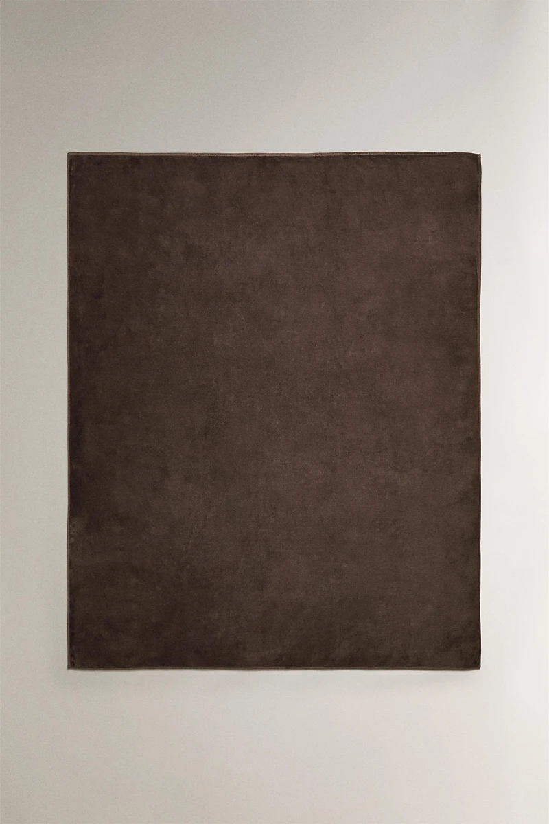 FLEECE BLANKET