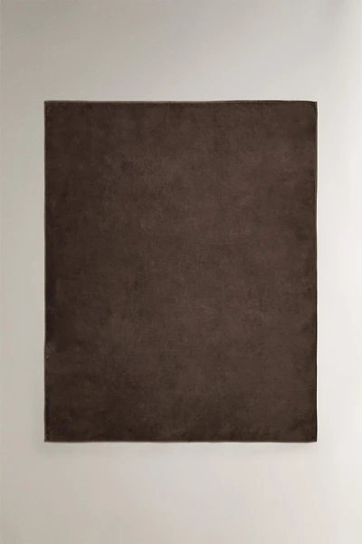 FLEECE BLANKET