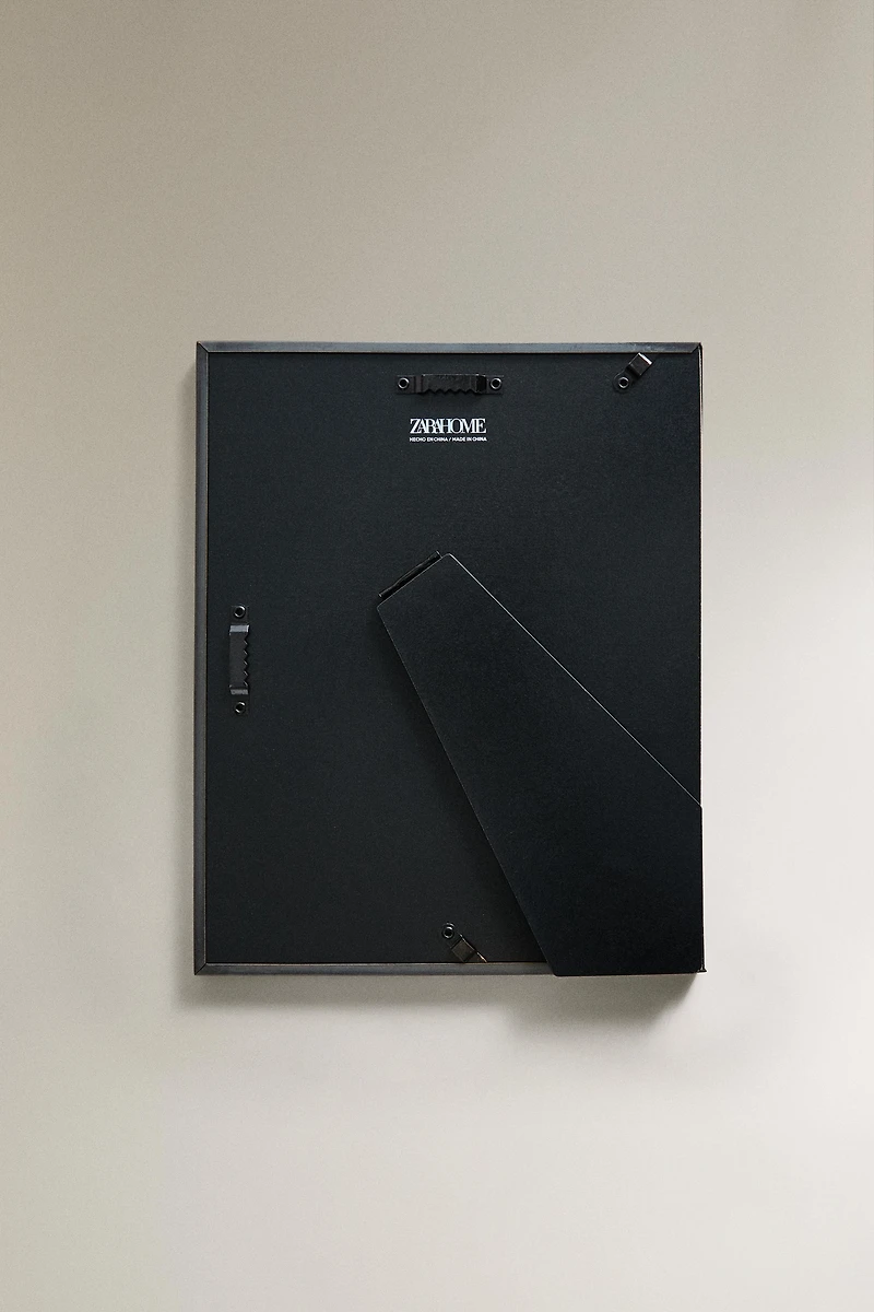 BLACK METAL PHOTO FRAME