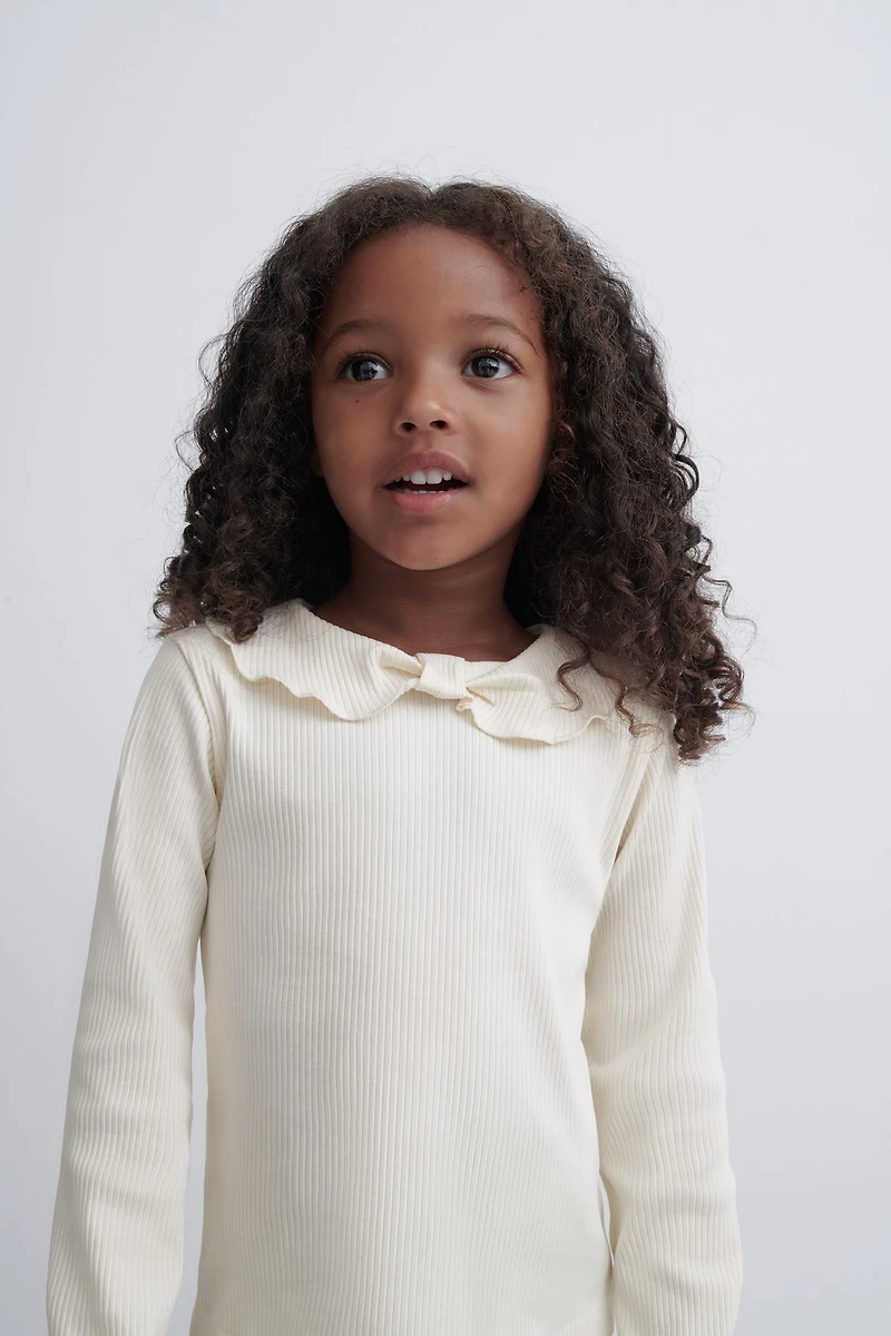 RIBBED PETER PAN COLLAR T-SHIRT