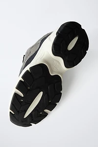 PIECED SNEAKERS