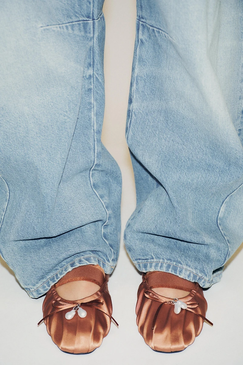 SATIN EFFECT SLINGBACK SHOES