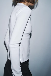 CREPE MOCK NECK T-SHIRT