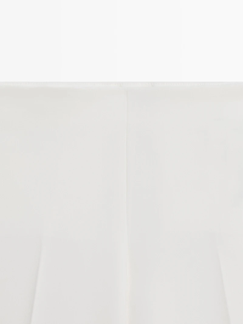 Wide-leg voluminous trousers