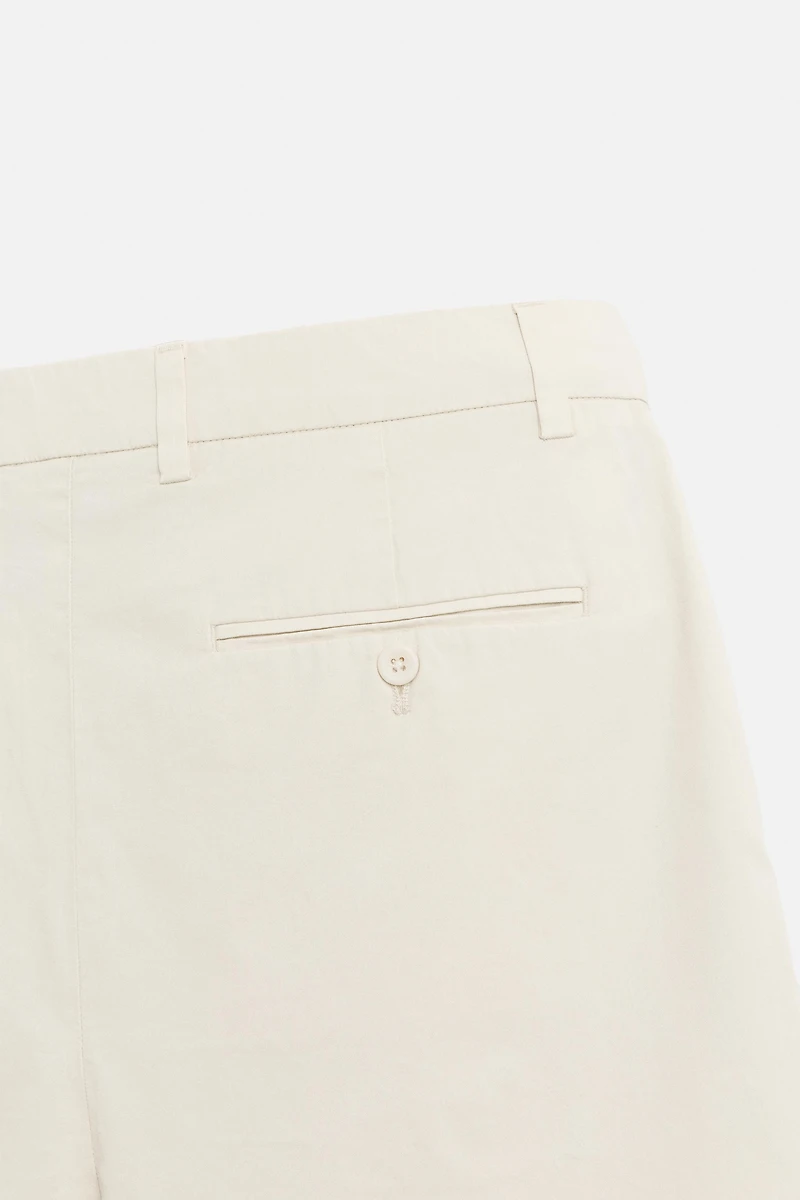 REGULAR FIT PLEATED BERMUDA SHORTS