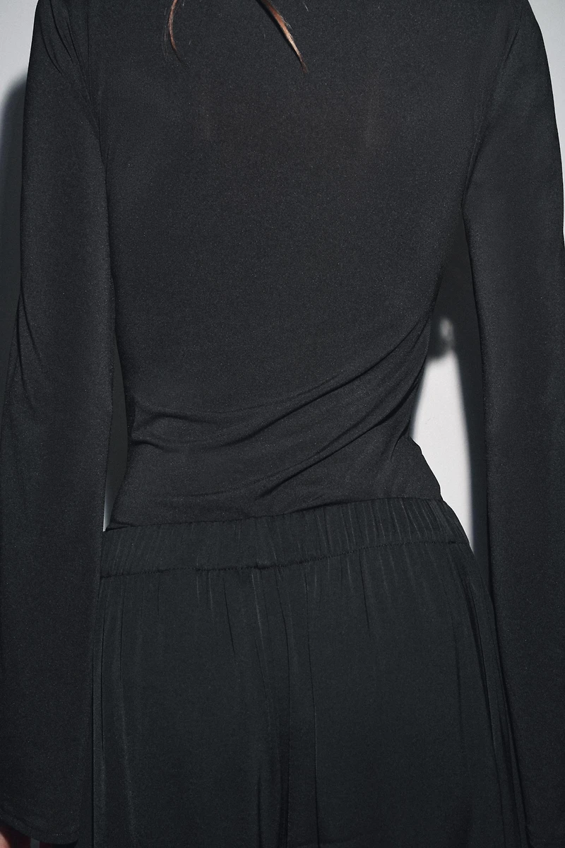 LONG SLEEVE RUCHED T-SHIRT
