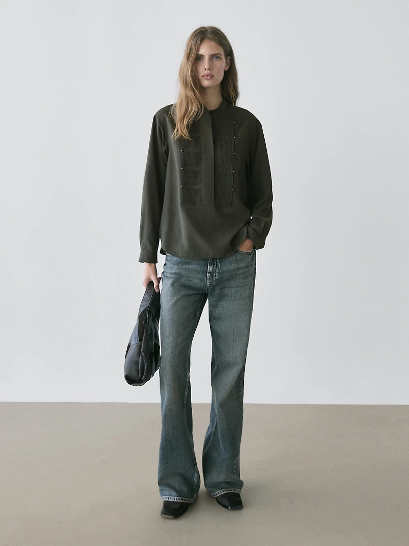 Pintuck shirt with stand collar