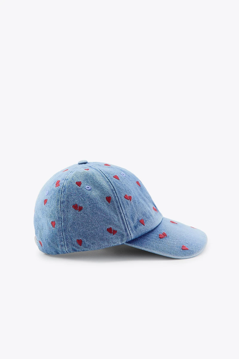 CASQUETTE EN DENIM BRODERIES CŒURS