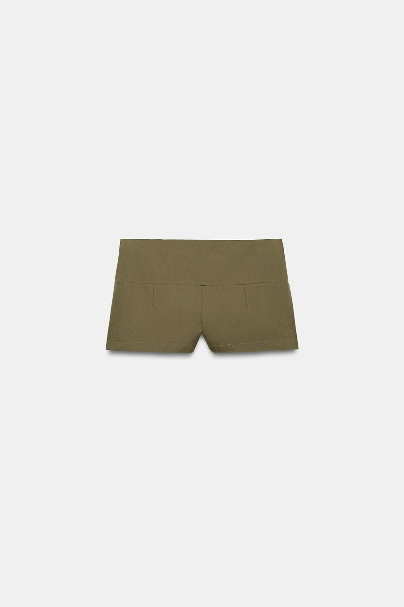 SHORT MINI À BOUTONS