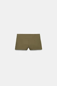 SHORT MINI À BOUTONS