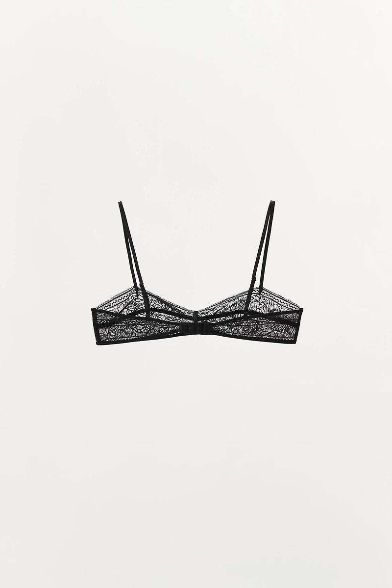 LACE TRIANGLE BRALETTE