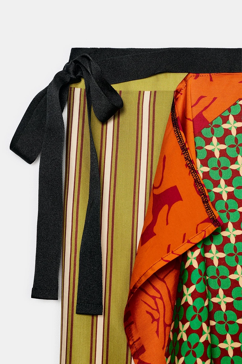 FLORAL AND STRIPED PRINT PAREO SCARF