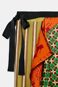 FLORAL AND STRIPED PRINT PAREO SCARF