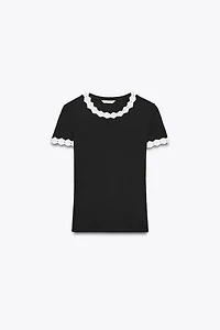 FLOWER TRIM T-SHIRT