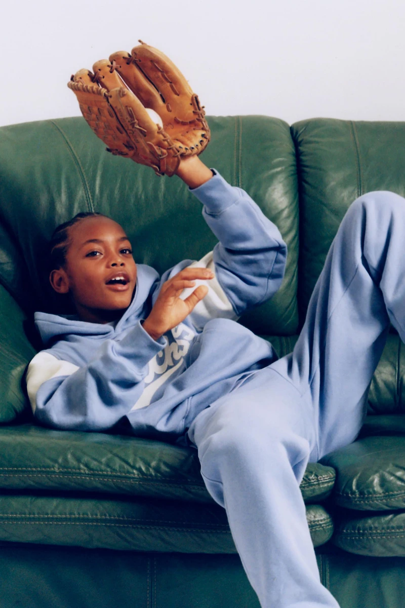 EMBROIDERED JOGGING HOODIE