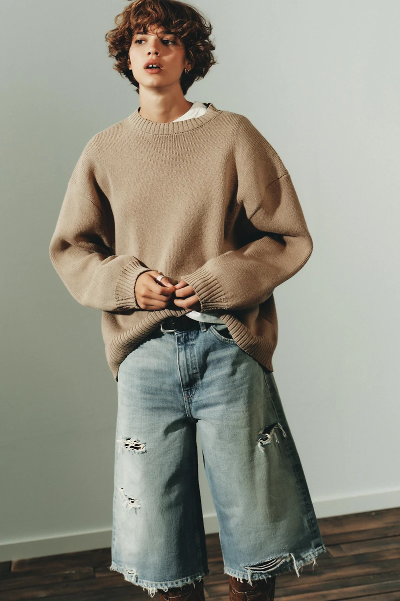 OVERSIZED KNIT SWEATER