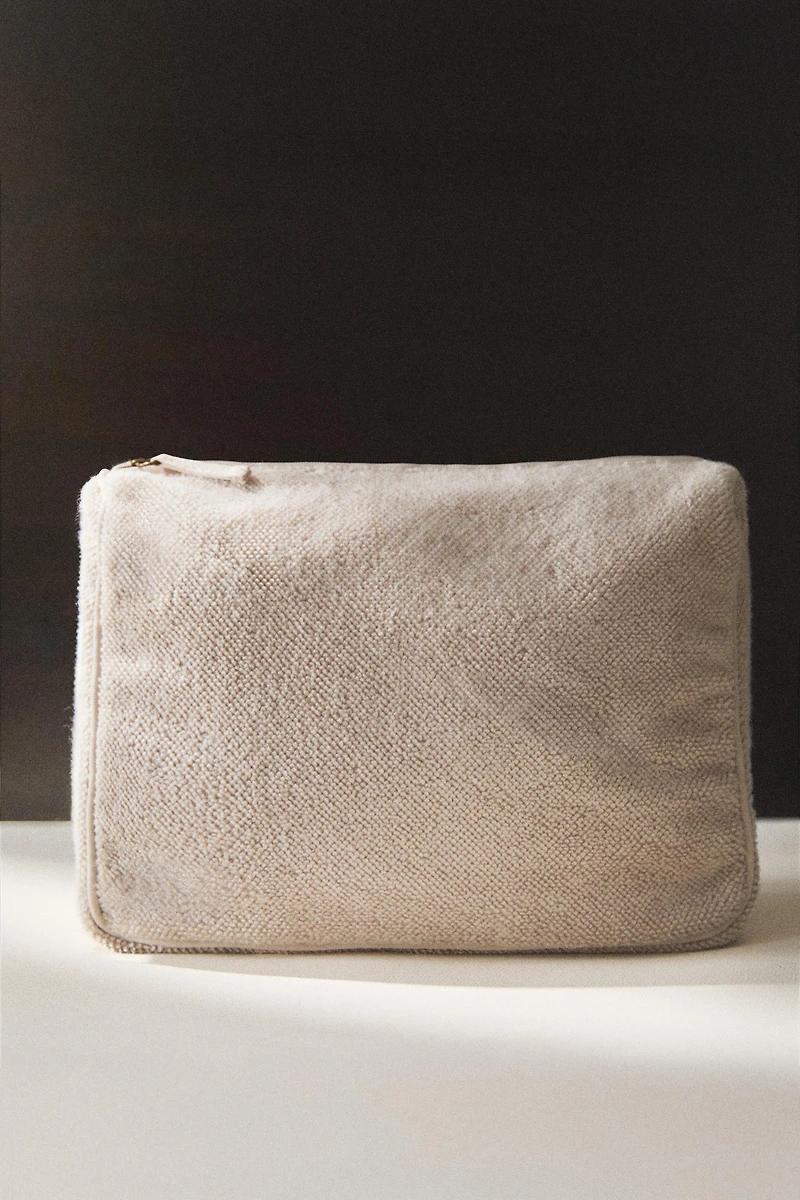 LARGE TOWEL TOILETRY BAG