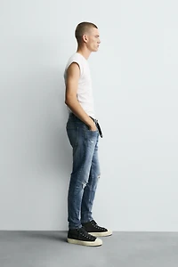 RIPPED SKINNY FIT JEANS