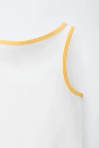 T-SHIRT SANS MANCHES À IMPRIMÉ