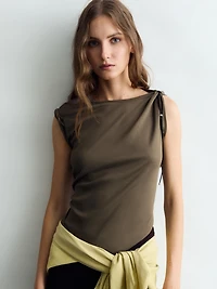 Short sleeve T-shirt with trim details