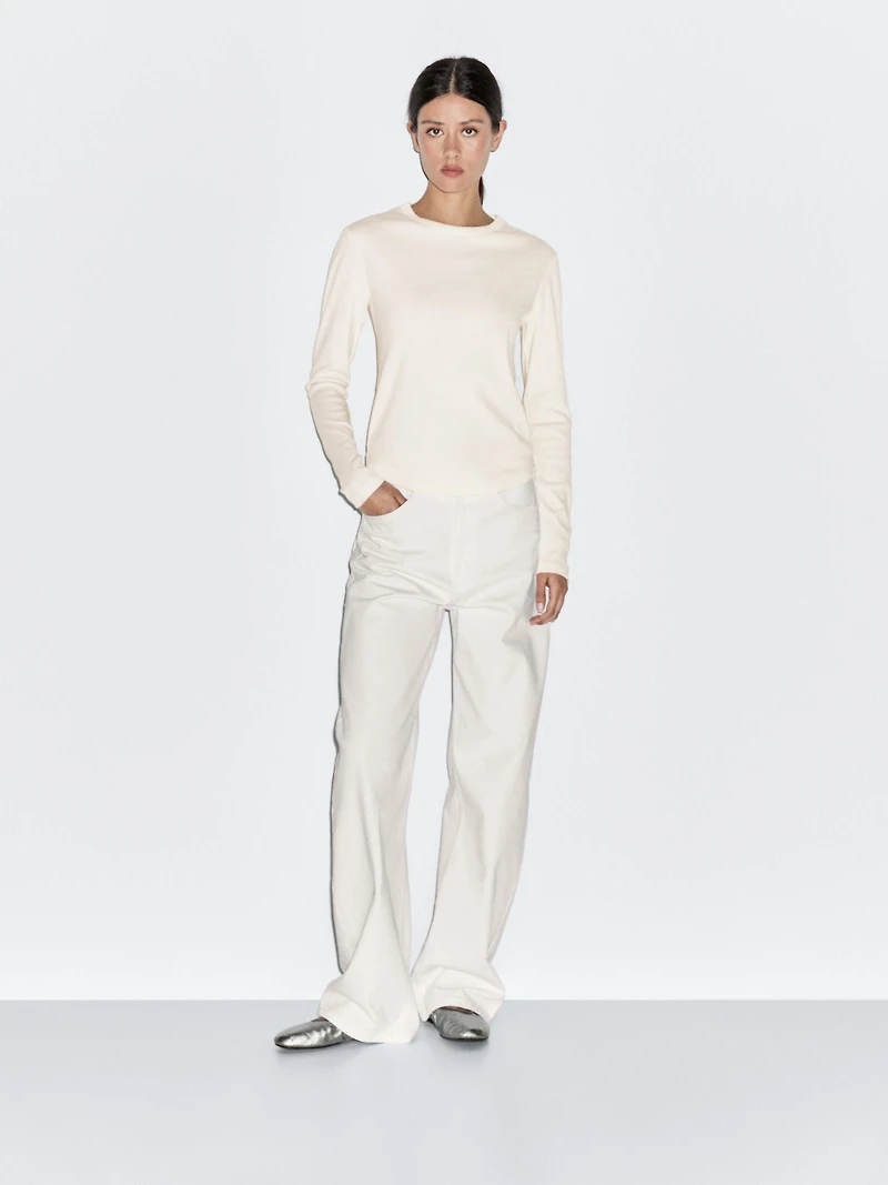 Long sleeve T-shirt with rounded hem