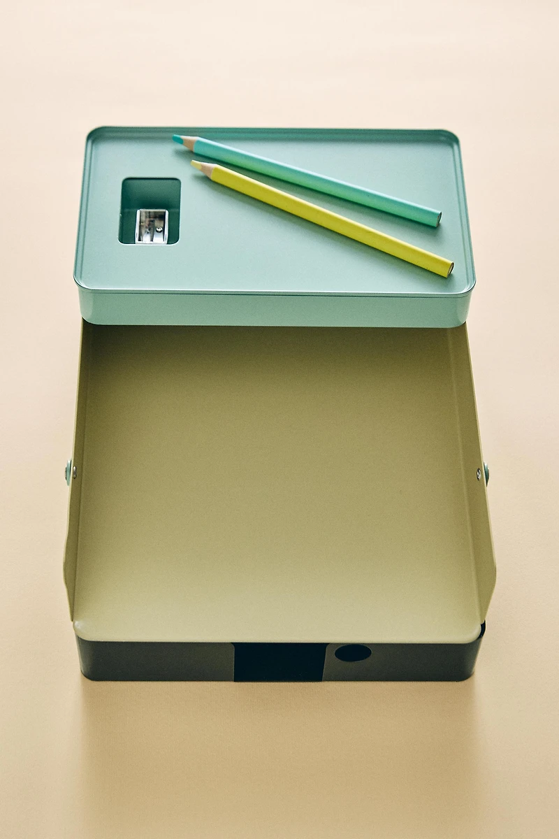 CHILDREN'S METAL DESK ORGANIZER ACCESSORY
