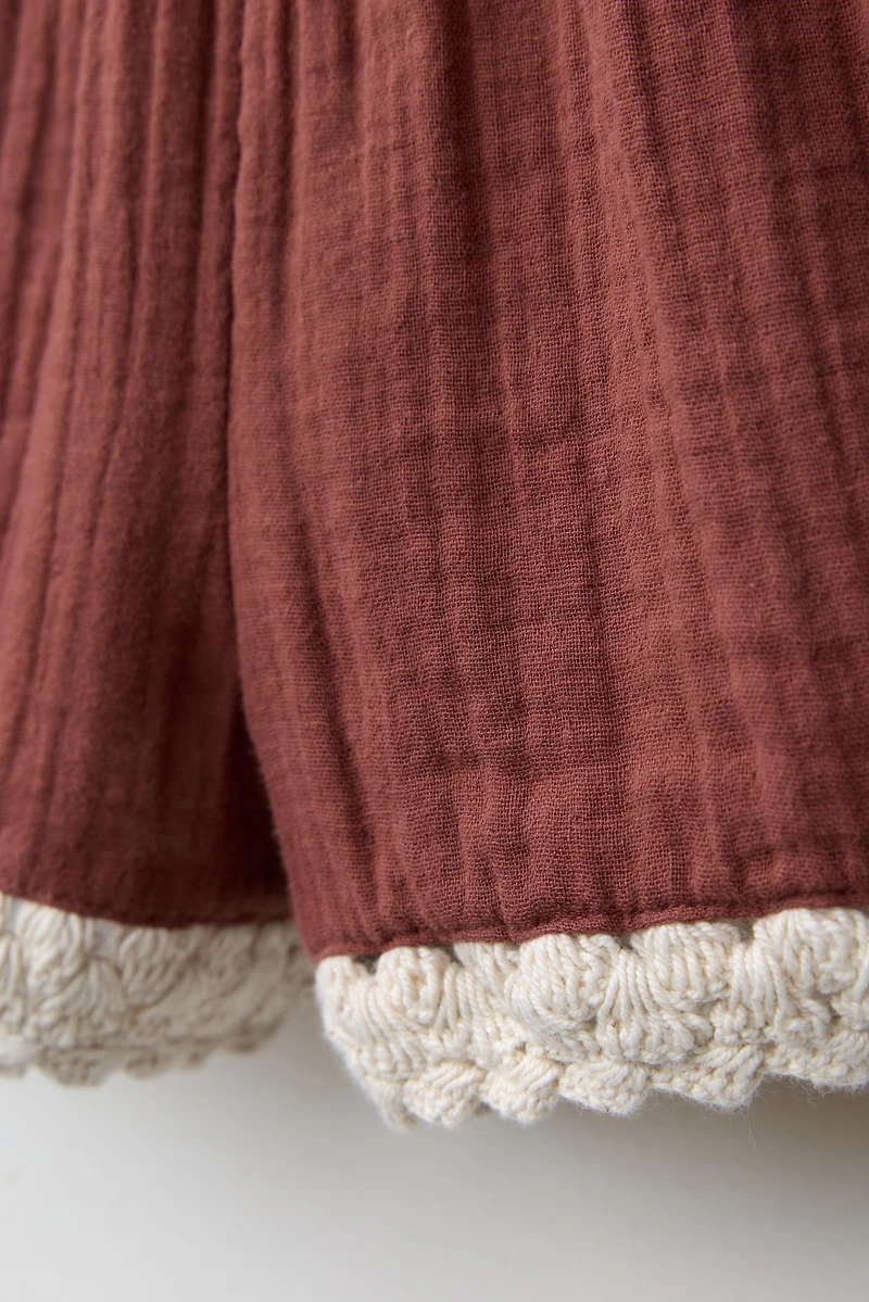 BERMUDA TEXTURÉE EN CROCHET