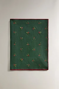 CHRISTMAS TABLE RUNNER WITH SMALL TWIGS