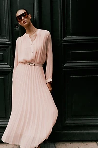ROBE MIDI PLISSÉE CEINTURE