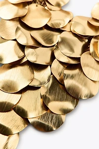COLLIER BAVOIR PLAQUES MÉTALLIQUES