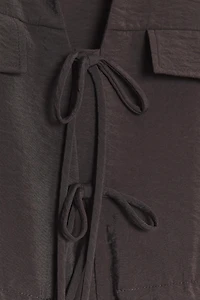 CHEMISE À LACETS