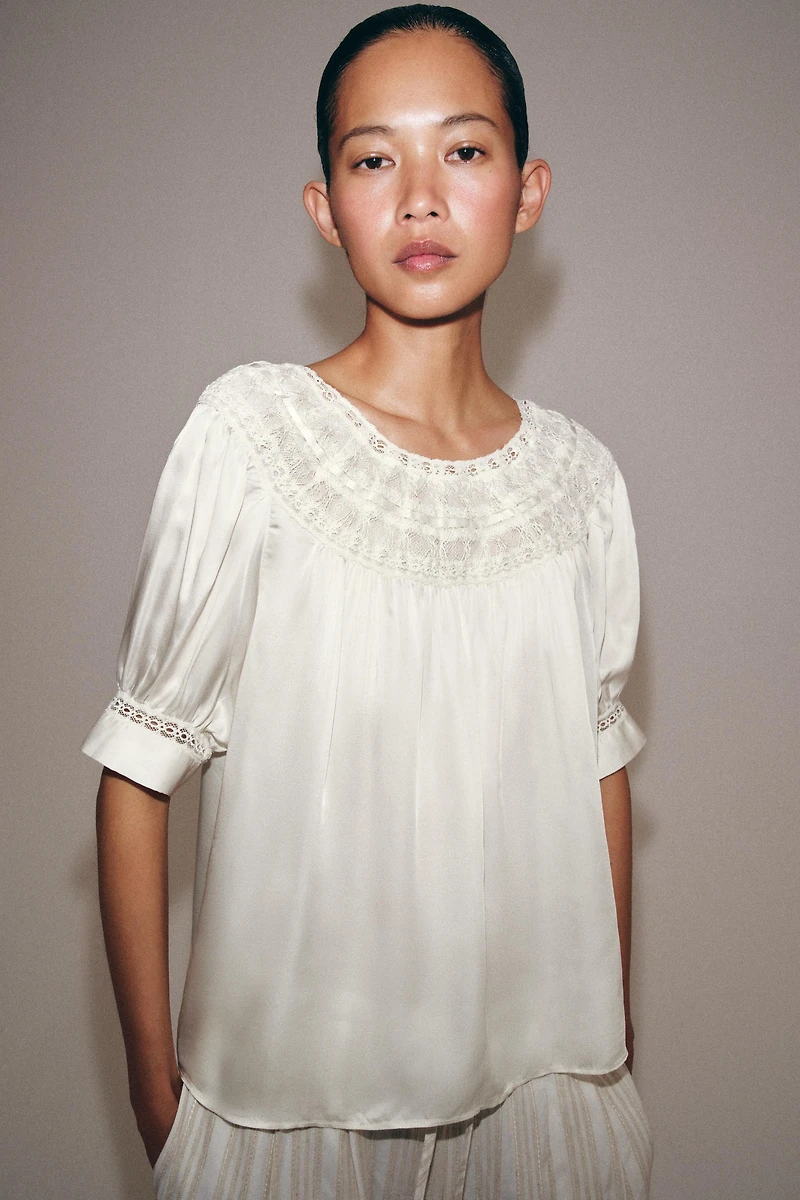 ZW COLLECTION SHORT SLEEVE LACE BLOUSE