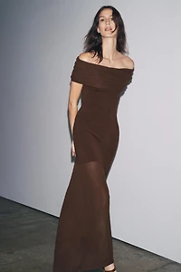 ROBE EN MAILLE À ÉPAULES DÉNUDÉES