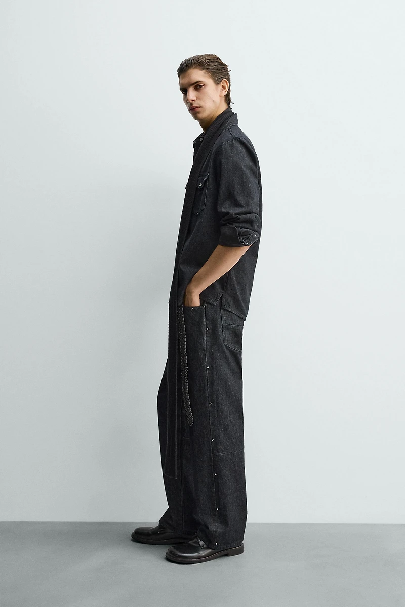 STUDDED STRAIGHT FIT JEANS