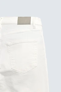 JEAN SLIM FIT BASIQUE