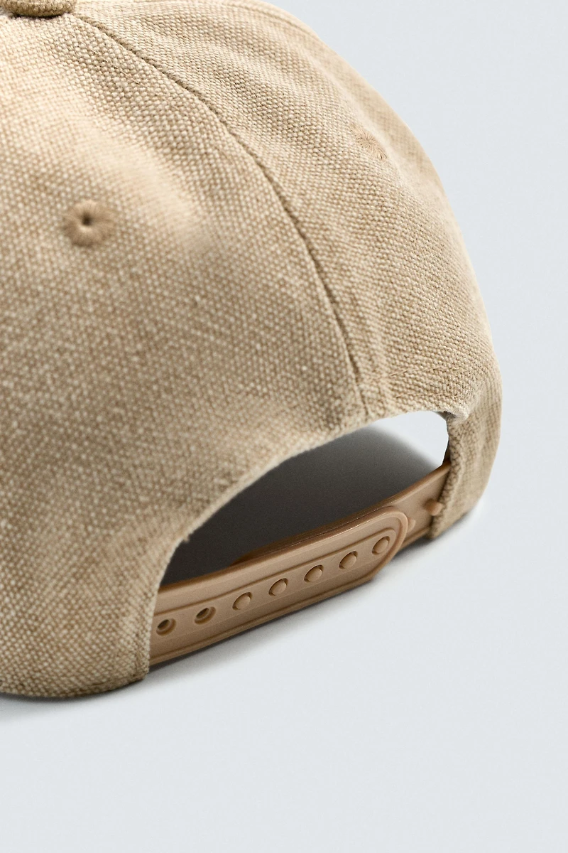 CASQUETTE BRODÉE CONTRASTE
