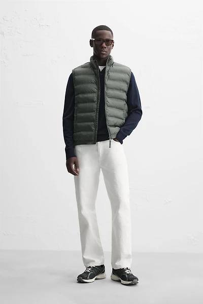 LIGHTWEIGHT PADDED VEST