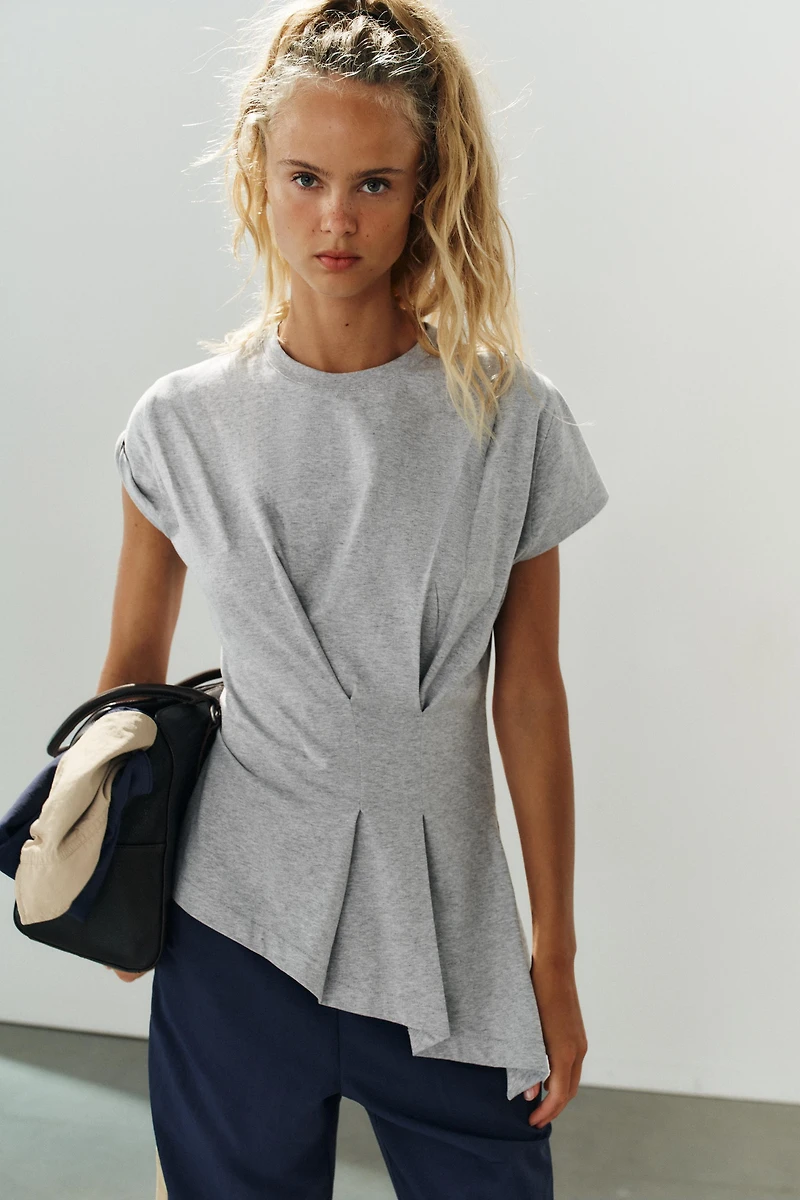 ASYMMETRIC PLEATED T-SHIRT