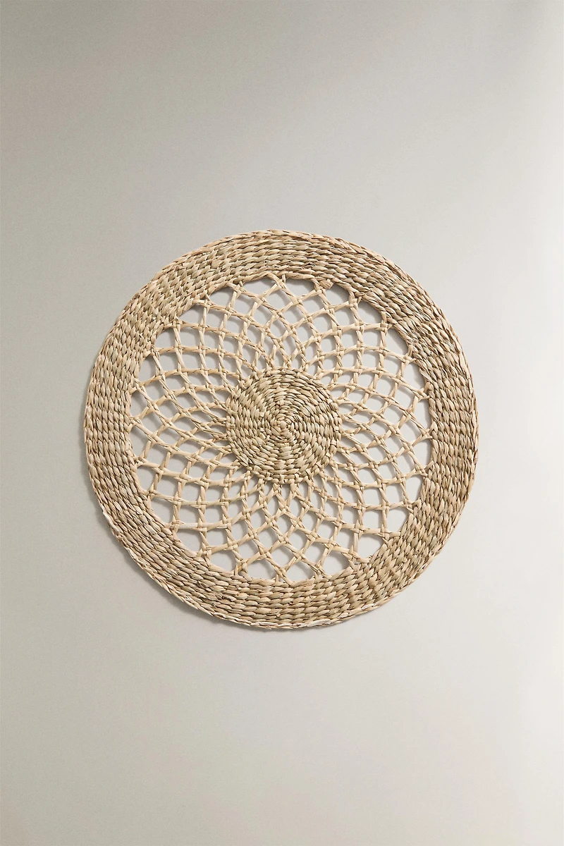 ROUND VEGETABLE FIBER PLACEMAT