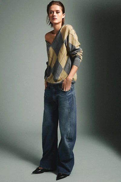 100% WOOL DIAMOND JUMPER