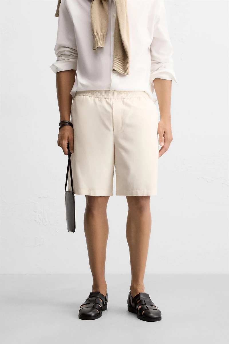 TEXTURED REGULAR FIT SHORTS