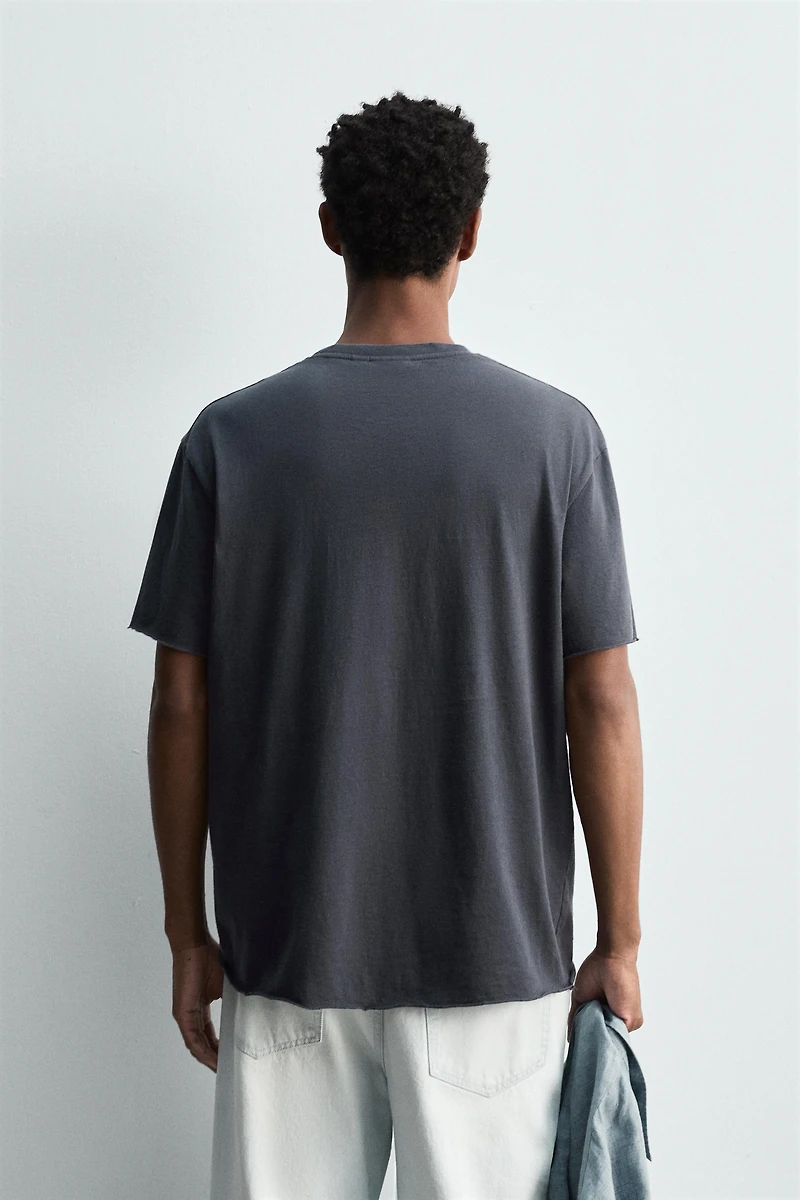 LIGHTWEIGHT T-SHIRT WITH IRREGULAR FINISH