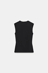SLEEVELESS T-SHIRT