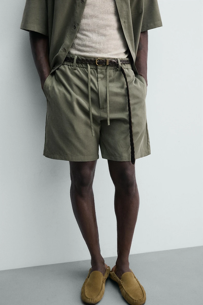 RELAXED FIT FLOWY SHORTS