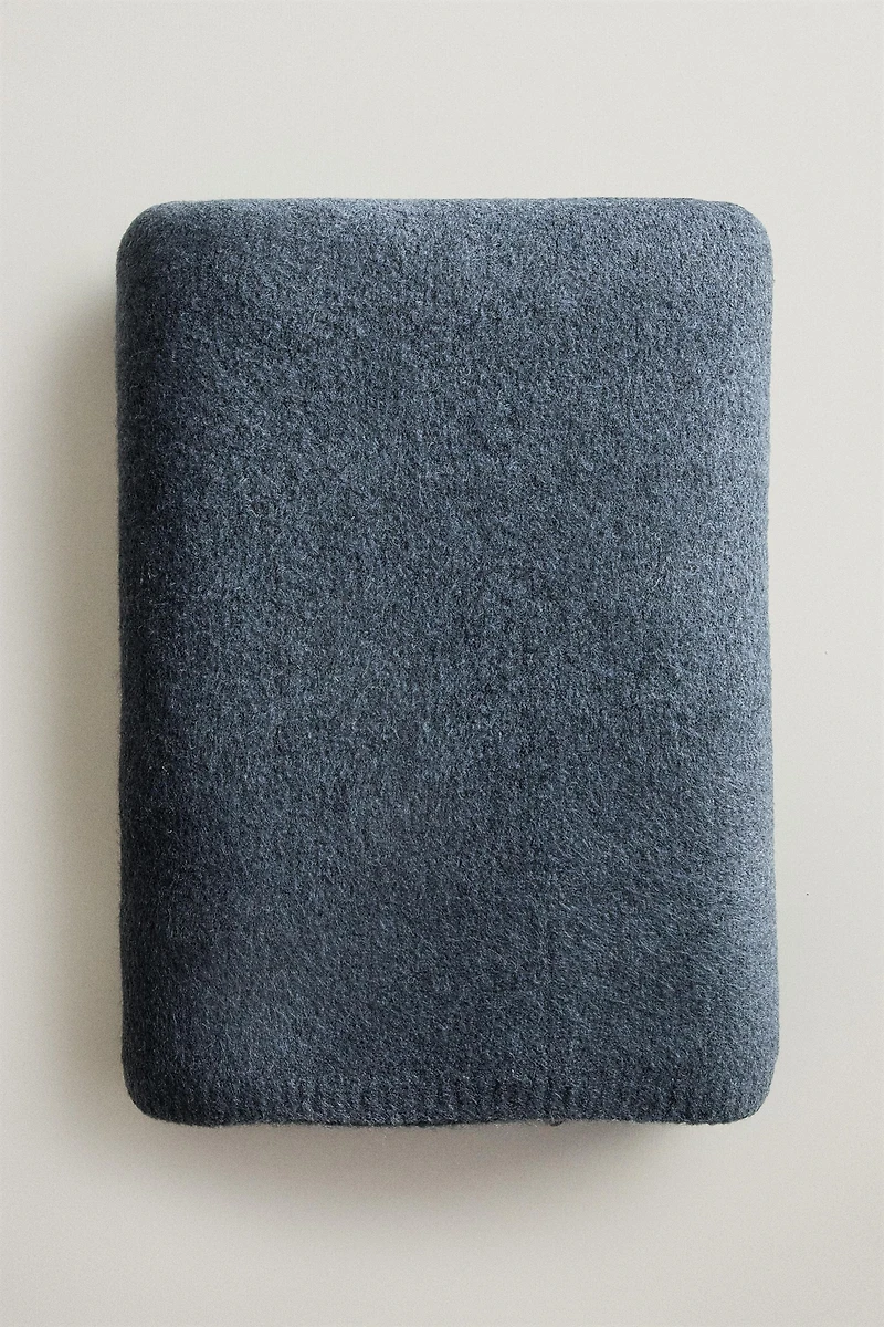 KNIT BLANKET