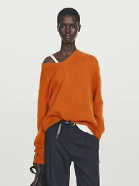 Cashmere V-neck knit sweater